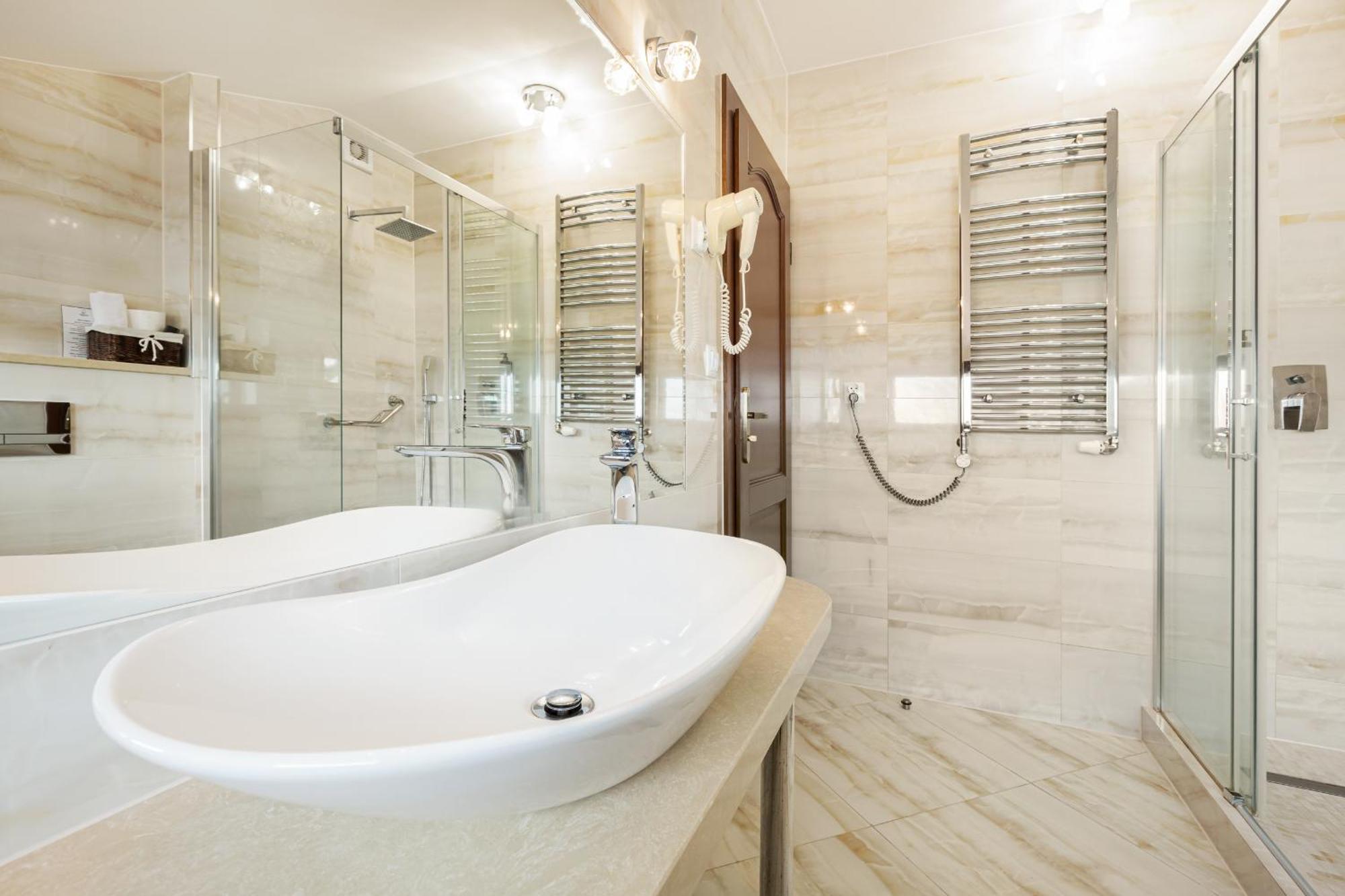 Columbus Ustka Bed & Breakfast Bagian luar foto
