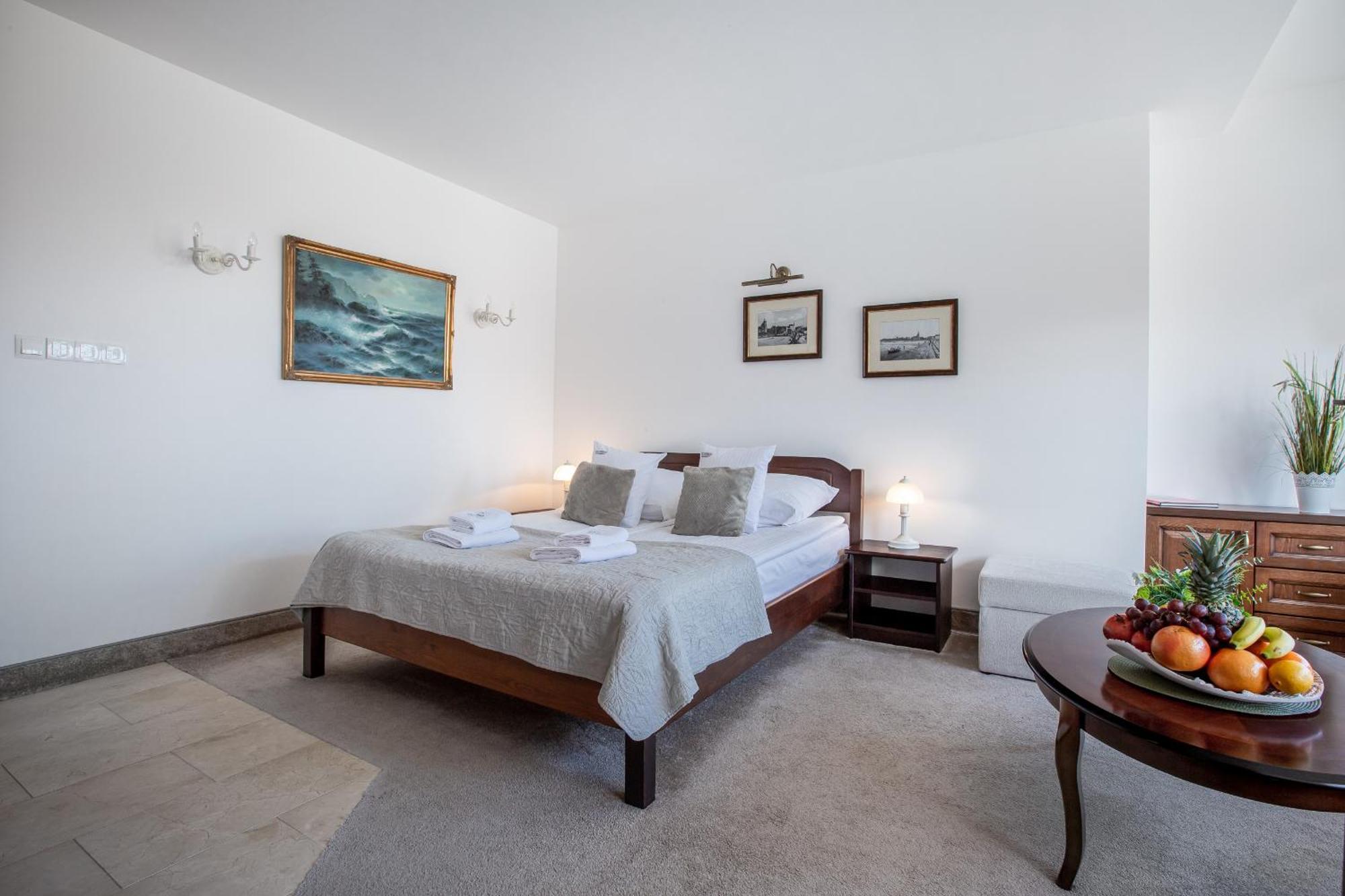 Columbus Ustka Bed & Breakfast Bagian luar foto