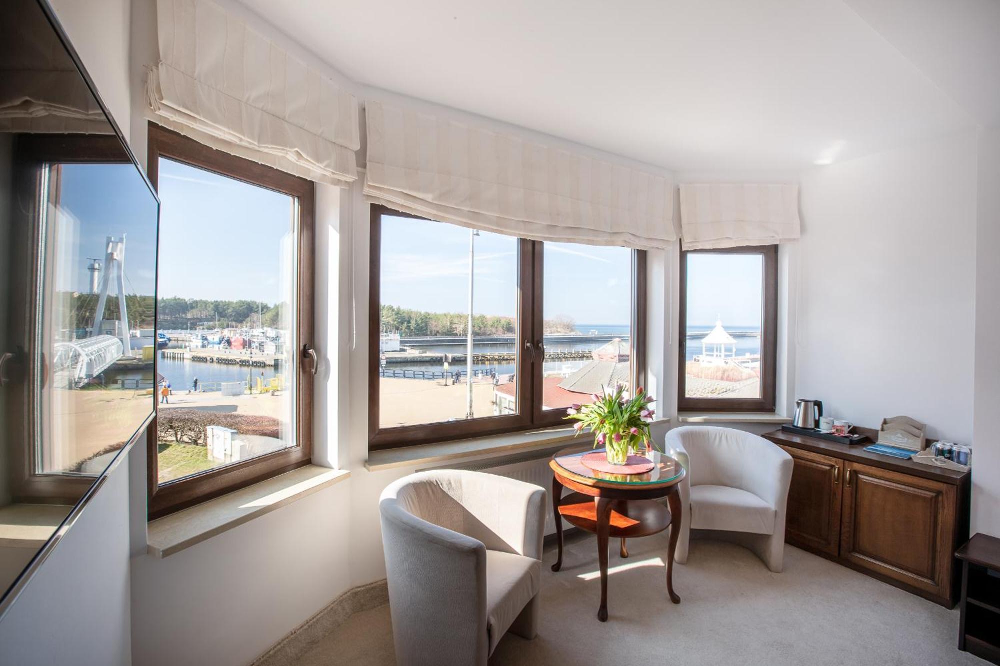 Columbus Ustka Bed & Breakfast Bagian luar foto
