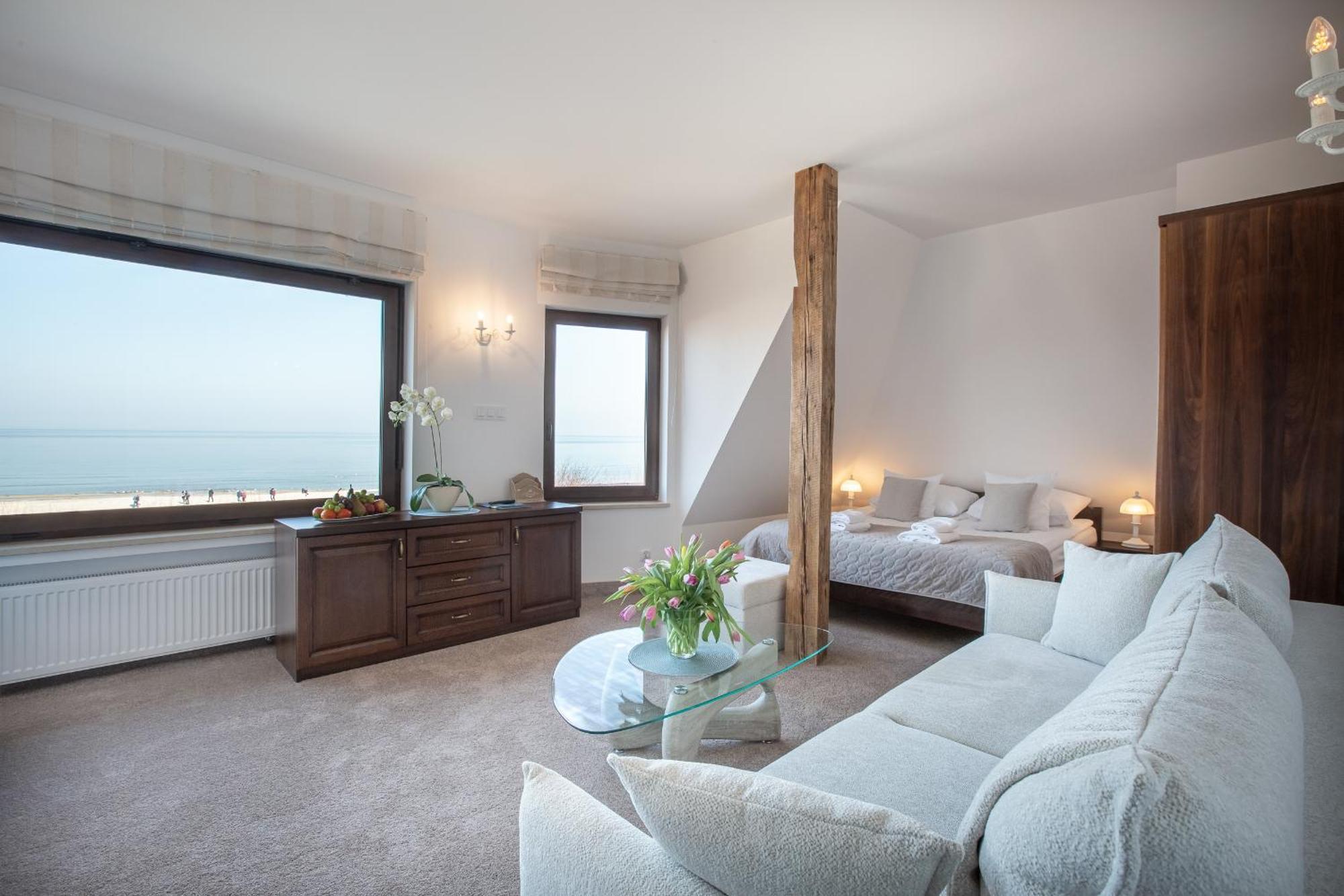 Columbus Ustka Bed & Breakfast Bagian luar foto