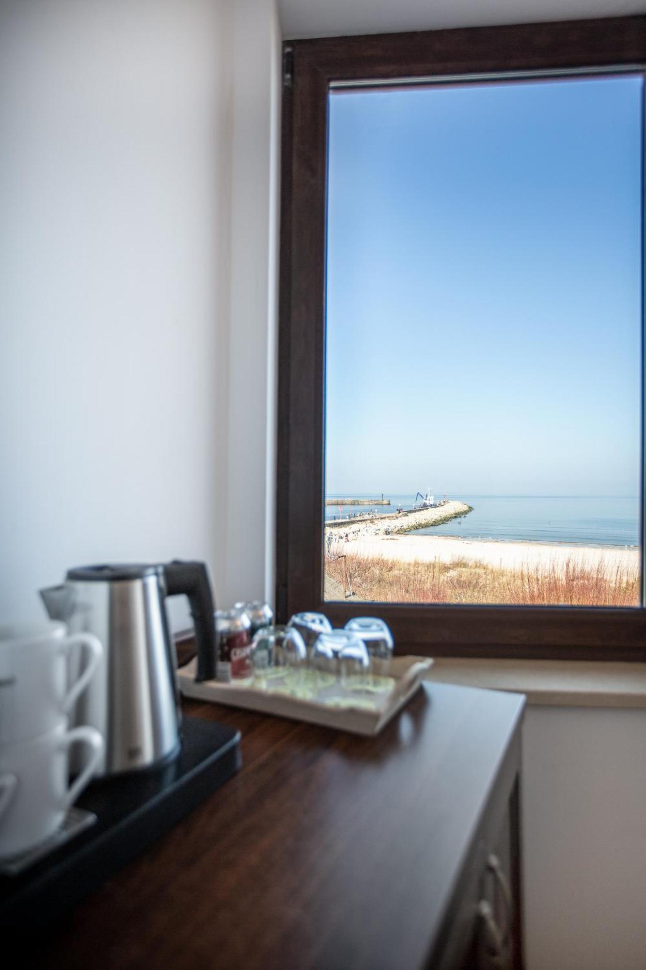 Columbus Ustka Bed & Breakfast Bagian luar foto
