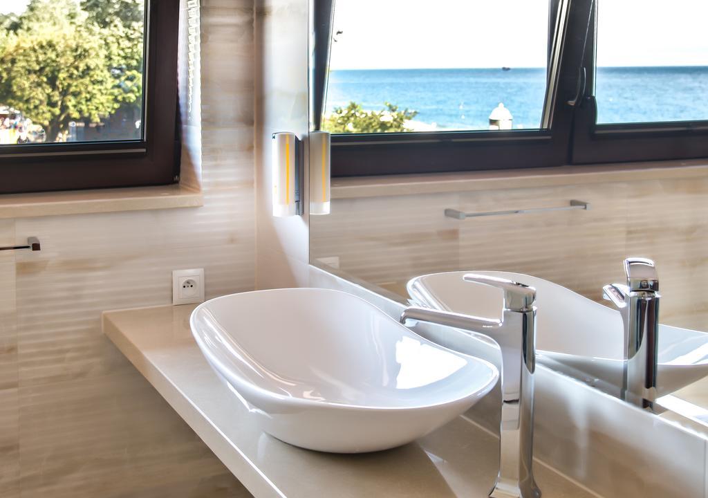 Columbus Ustka Bed & Breakfast Bagian luar foto