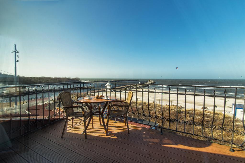 Columbus Ustka Bed & Breakfast Bagian luar foto