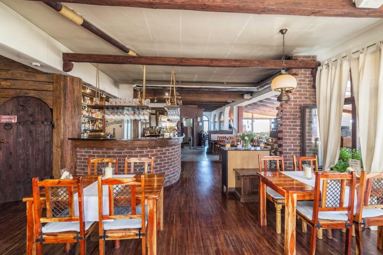 Columbus Ustka Bed & Breakfast Bagian luar foto