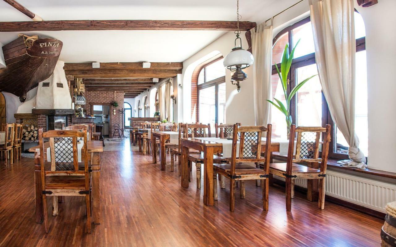 Columbus Ustka Bed & Breakfast Bagian luar foto